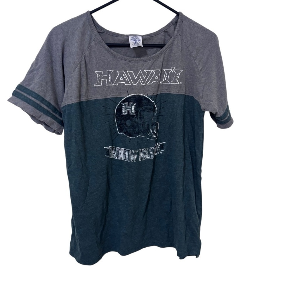 UH University of Hawaii footballRainbow Wahine Graphic T-Shirt in Gray and Green